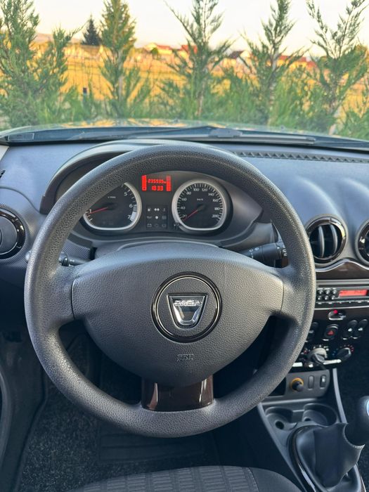 Vând Dacia Duster