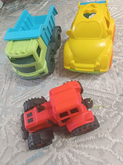 Набор игрушек разных