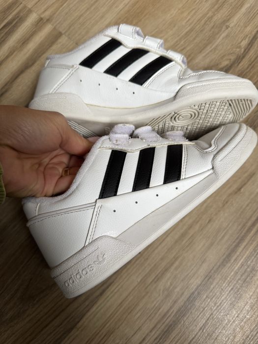 Детски оригинални кожени маратонки adidas TEAM COURT 2 STR CF ! 33 н