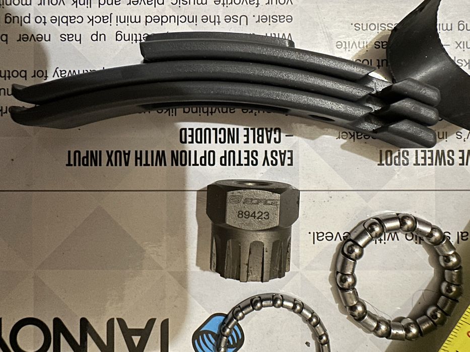 Cheie pinioane, chei dejantare, cheie ventil, etc. Se vinde tot ca set