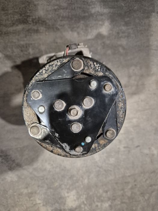 Компрессор кондиционера LADA GRANTA FL