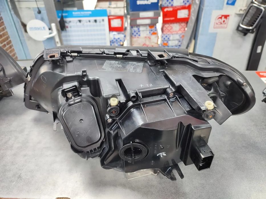 Фары передние BMW X5 E53 Рестайл