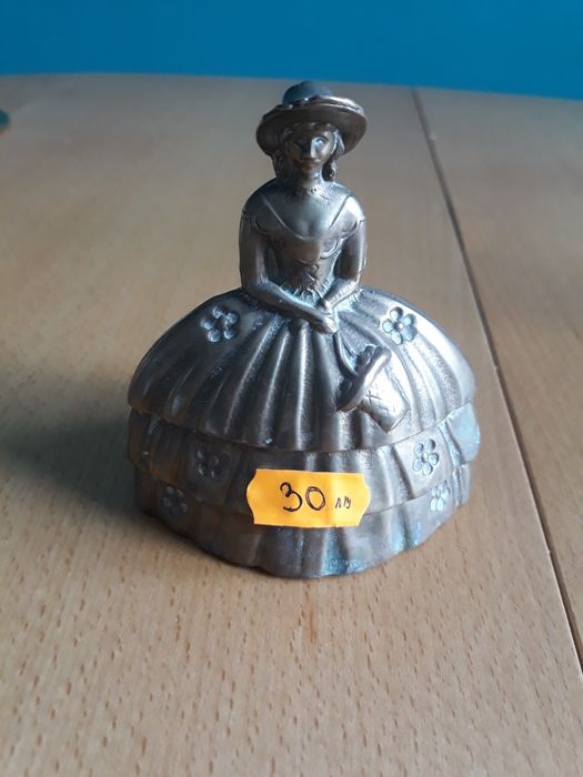 Месингови звънци