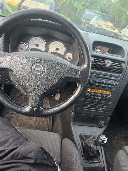 Dezmembrez Opel Astra G