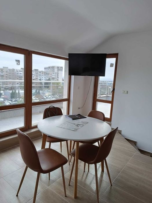 Продава се Тристаен апартамент в Варна, Възраждане 1 - 137 кв.м за 1204 €/кв.м - Снимка #2