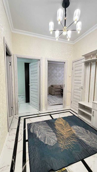 Чиланзар-5, метро Новза. Продается 4 комнатная квартира. TL