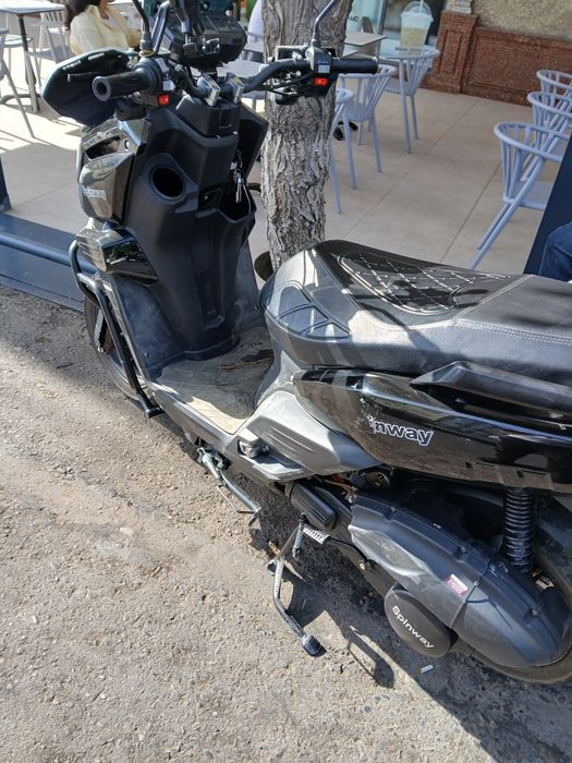 Skuter tank  va maped 125 kub sotiladi