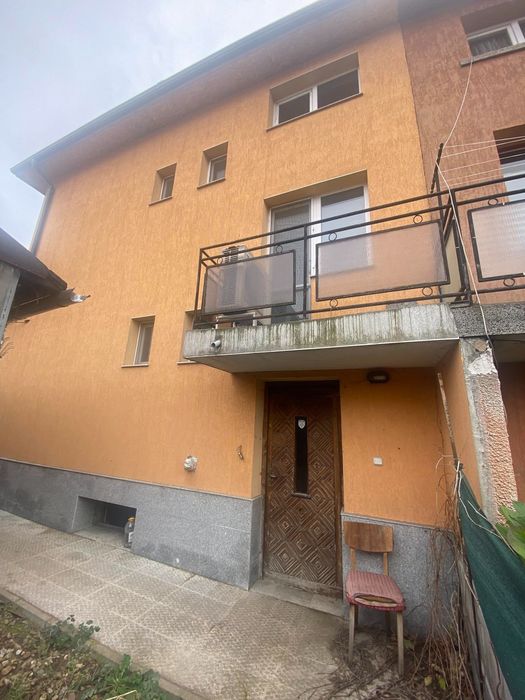 Продава се Къща в София, Левски - 190 кв.м за 1843 €/кв.м - Снимка #2