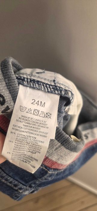 Pantaloni scurti pentru baieti Levi's,marimea 24 luni,stare foarte buna