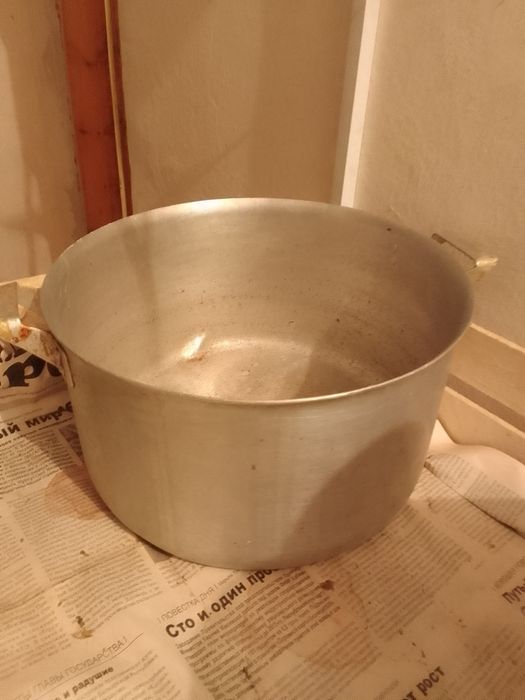 Кастрюли разные продам