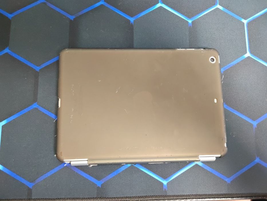 Ipad mini 16gb старого поколения