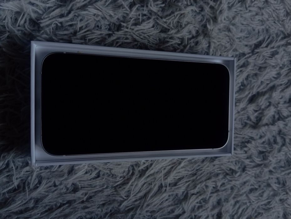 Продам айфон 13 128гб