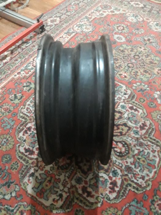 Диск R14, б/у в хорошем состоянии.