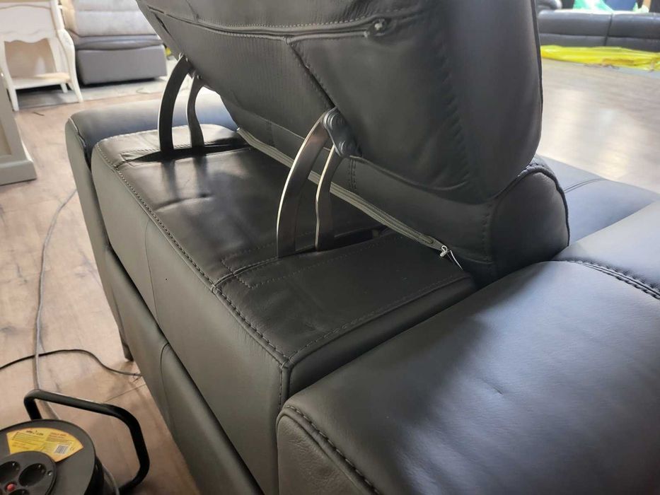 Тъмно сив кожен фотьойл с електрически релаксиращ механизъм