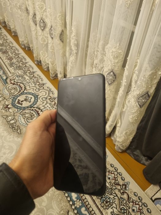 Redmi 9 qora rangda ideal