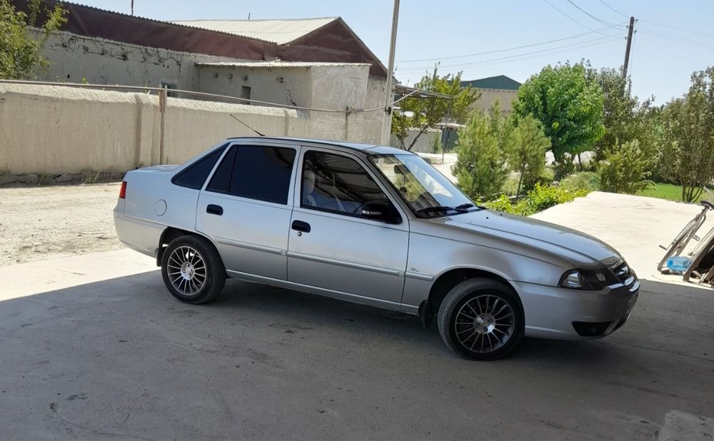 Saka sotiladi R 15 spark nexialaga tushadi.