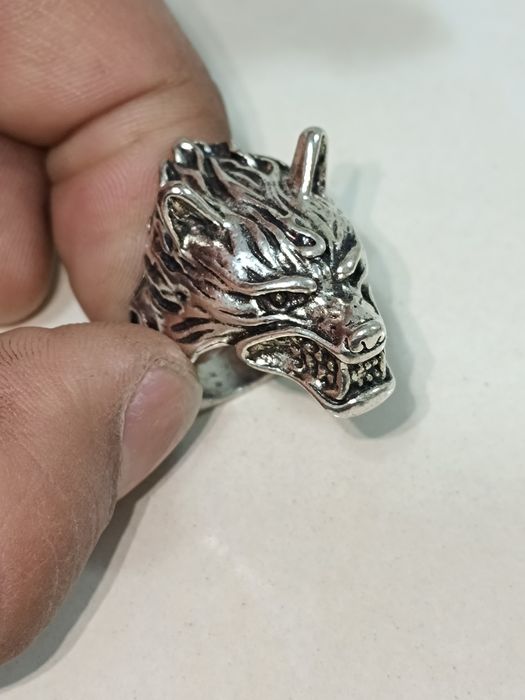 Срочно продам новый оригинал кольцо и цепочка