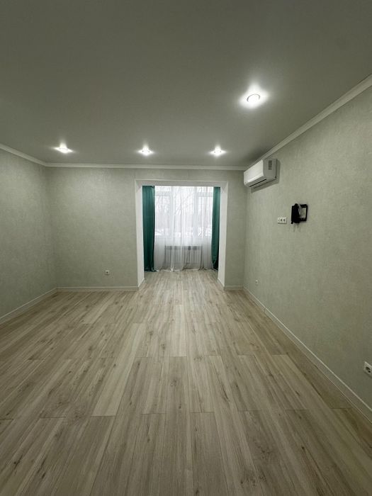 Продается в новом доме просторная 1 комнатная квартира