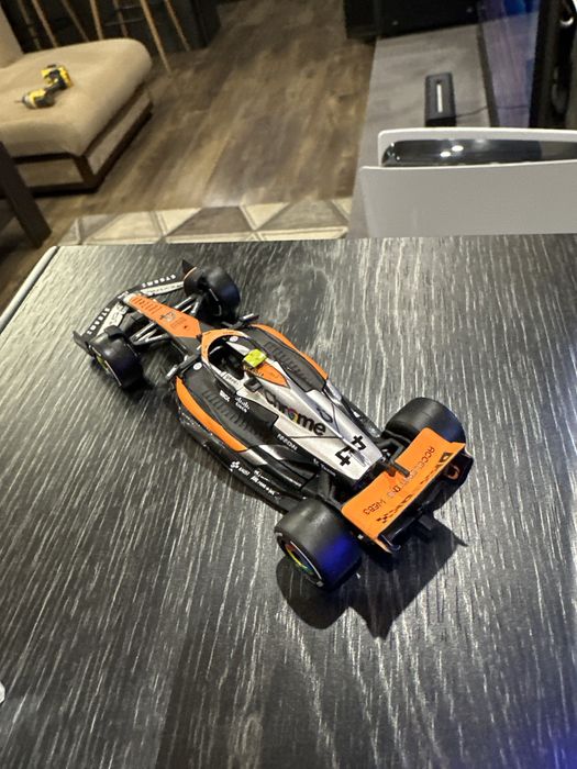Formula 1 Burago Mclaren 1:43