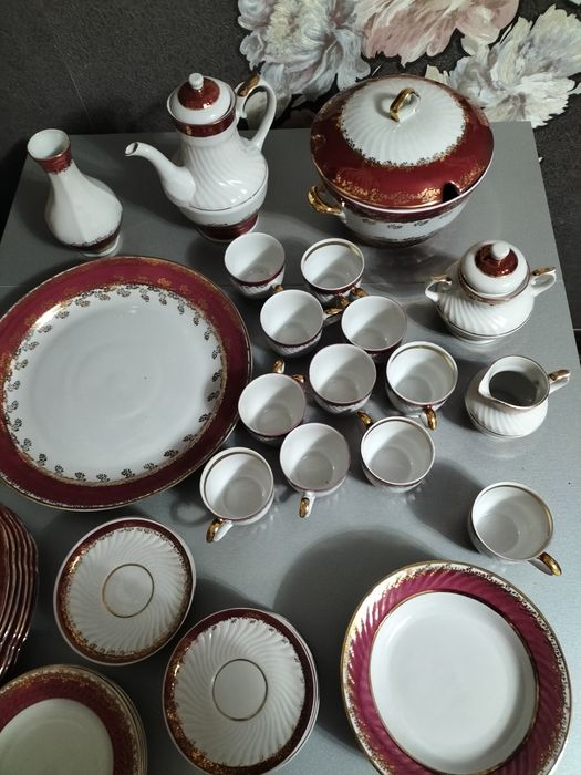 Продам сервиз чайно- столовыйбу