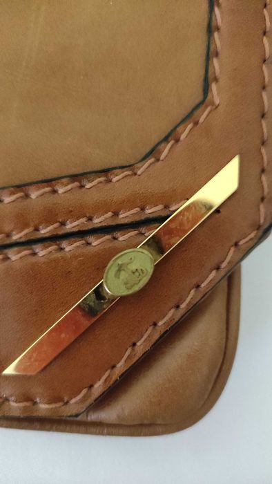 Елегантна чанта от естествена кожа