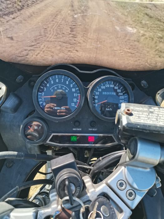 Disponibil Kawasaki zx600