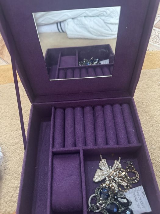 Серьги и шкатулка