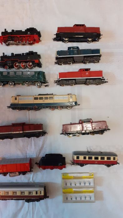 Locomotive&vagoane&tender trenulet electric scara HO