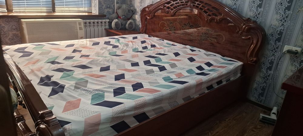 Спальный кровать