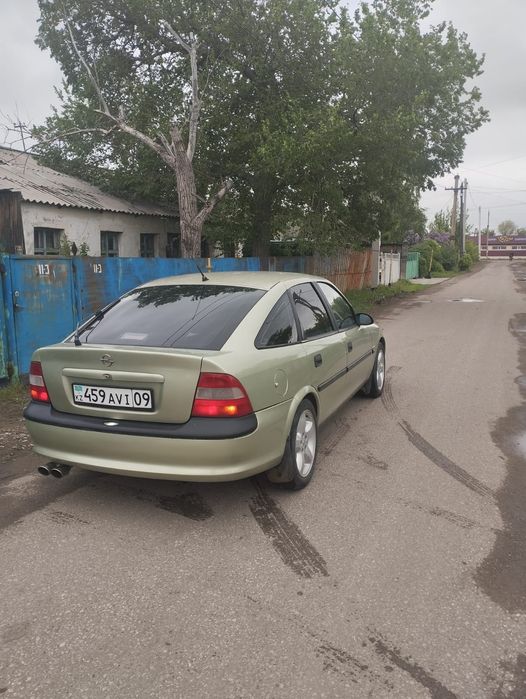 Срочно продам Опель Вектра Б