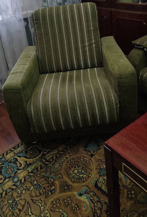 Продается б/у Румынская  мягхкая мебель.