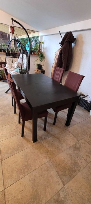 Masă extensibilă Ikea si 4 scaune