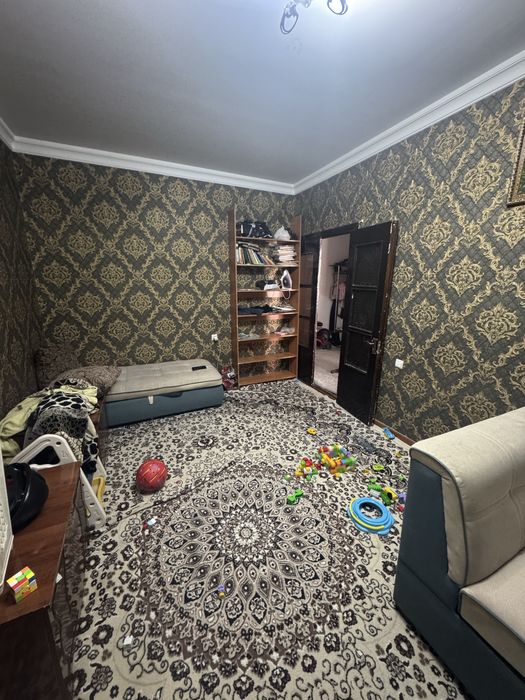 куйлюк массив 4  этаж 1 ком 2  64кв