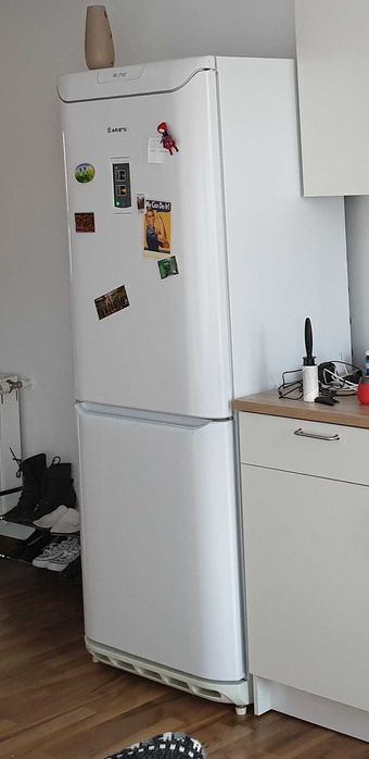 combina frigorifica Ariston defecta