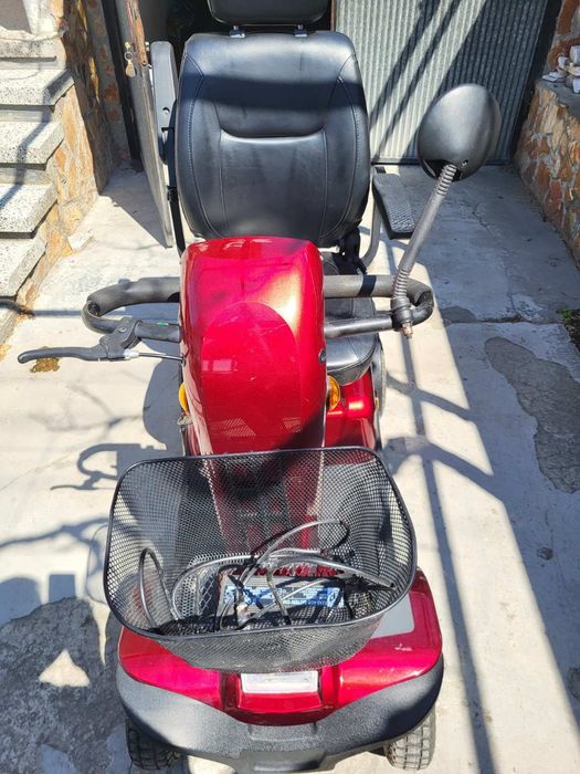 Инвалидна електрическа количка