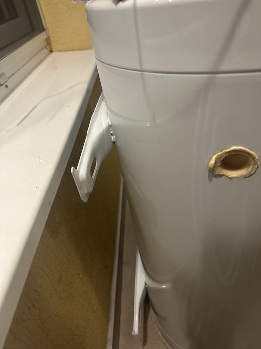 Продавам Хоризонтален бойлер Tesy  50л GCH503620A04TSR