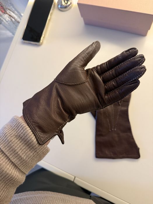 Кожаные перчатки