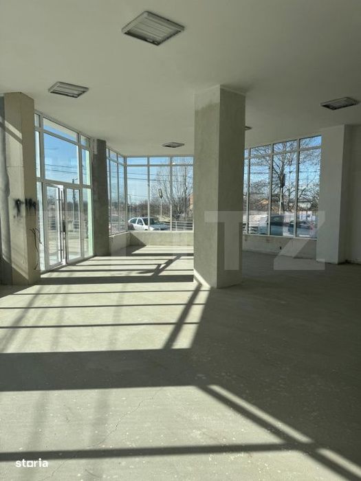 Spatiu comercial, 300 mp, zona Valea Rosie