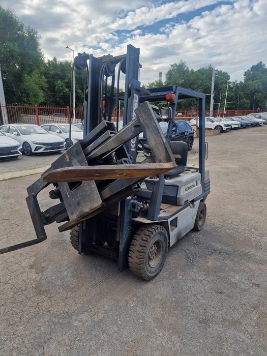 Вилочный погрузчик