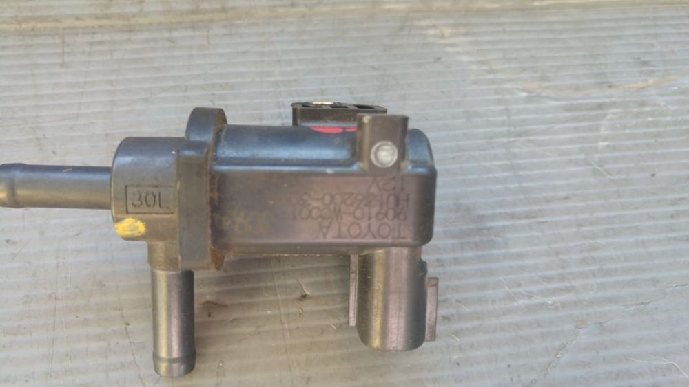 Supapa vacuum electrovalva peugeot 107 toyota yaris aygo 1.0 b 1kr 90910-wc001 136200-3090