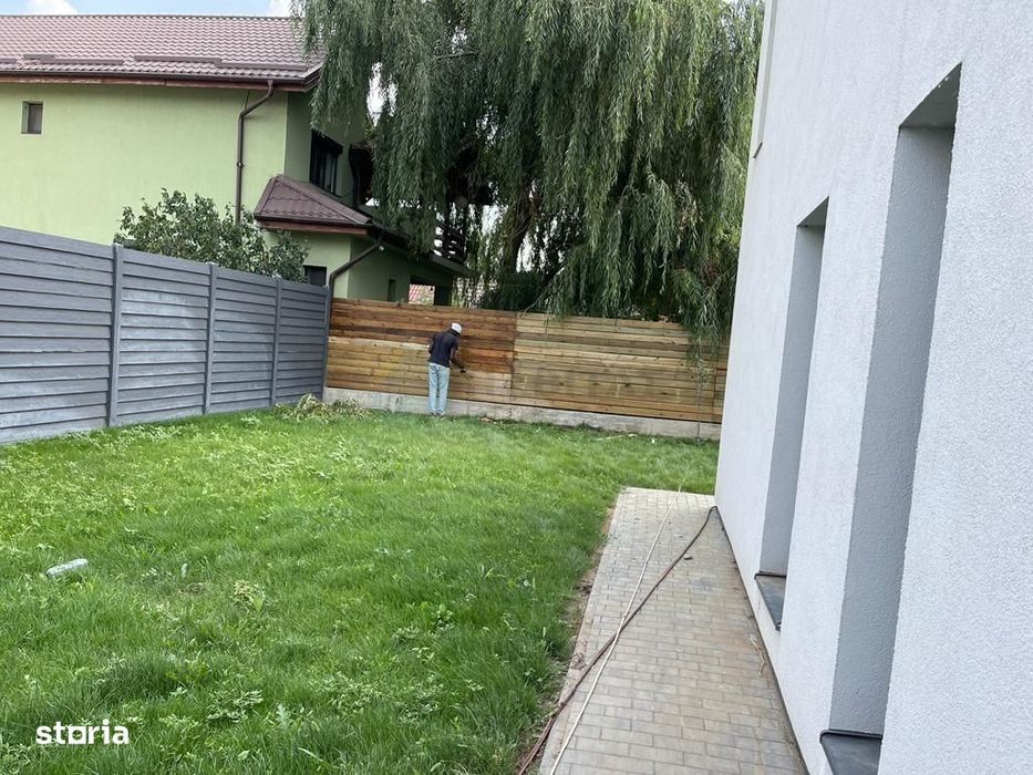 Vilă spațioasă Tunari | Curte mare | Complex închis