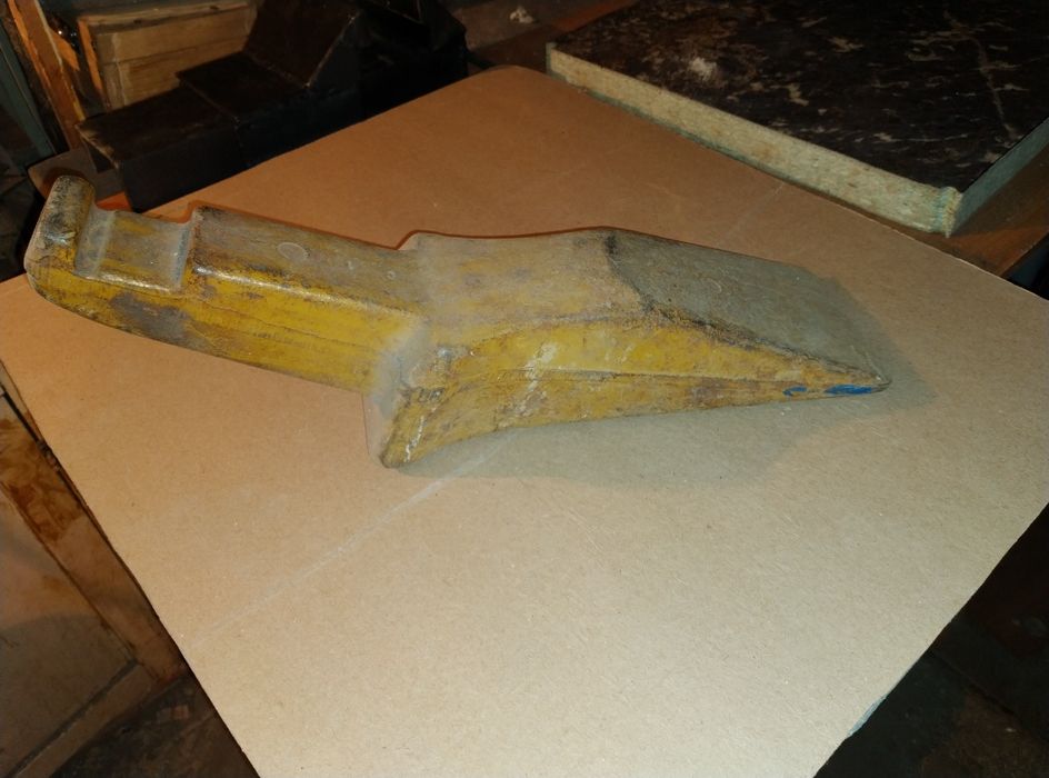 Запчасти на эсковатор