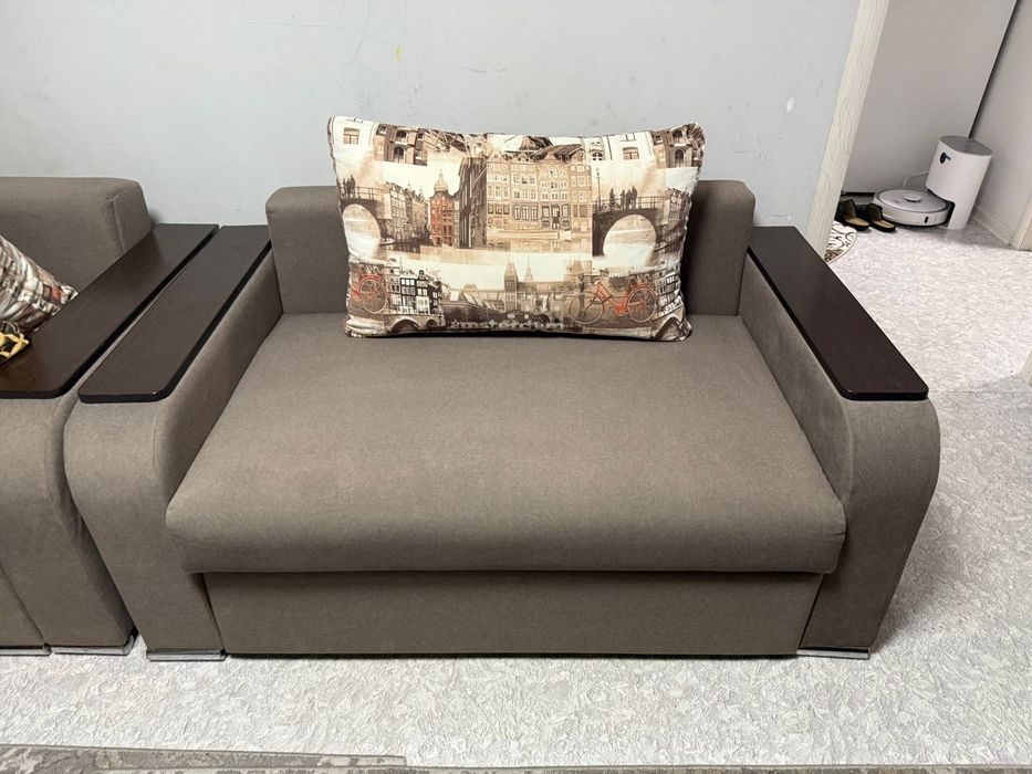 Продам маленький диван в отличном состоянии