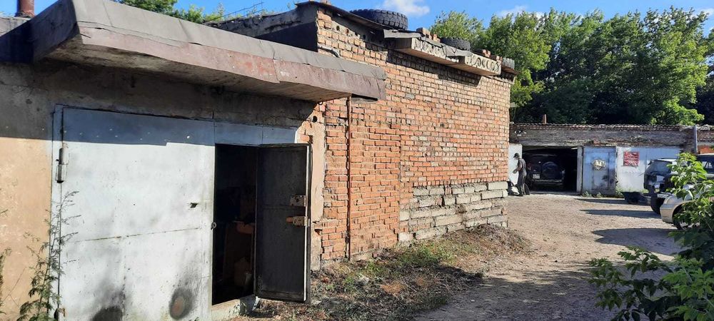 Продам большой гараж