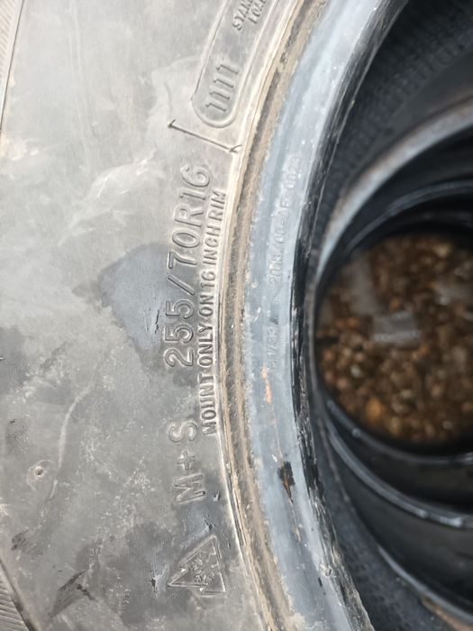 255/70 r16 de iarna 4 buc f bune COOPER