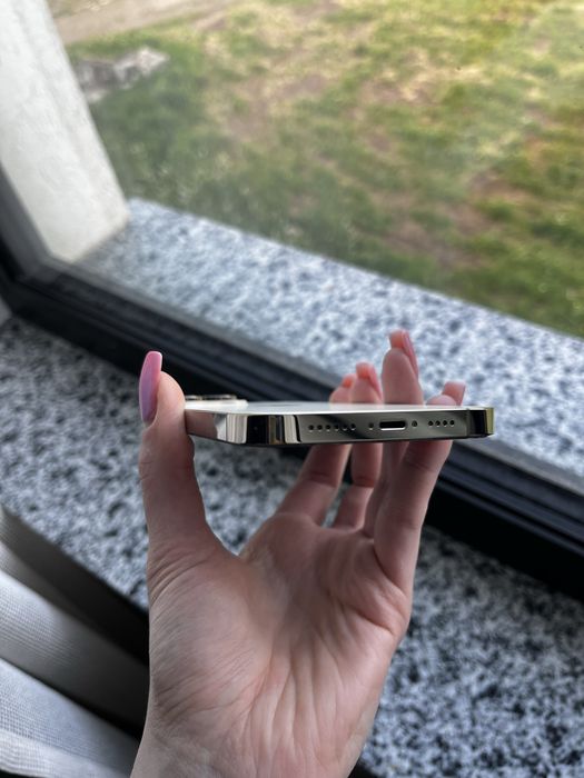 iPhone 14 pro max gold