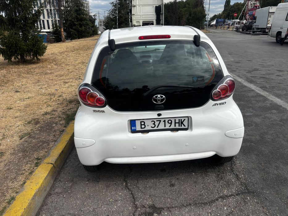 TOYOTA AYGo 97000 км автомат