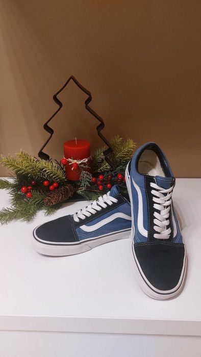 TENIȘI VANS nr 42,5 ( 27,5 CM )