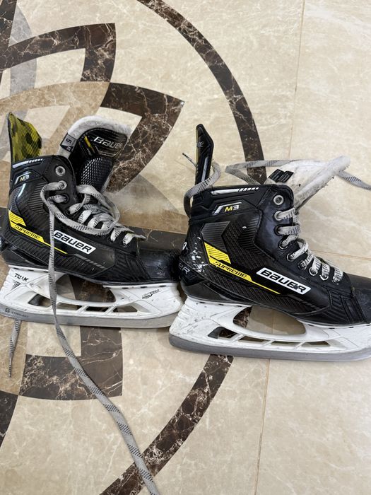 Коньки хоккейные . Bauer Supreme M3.