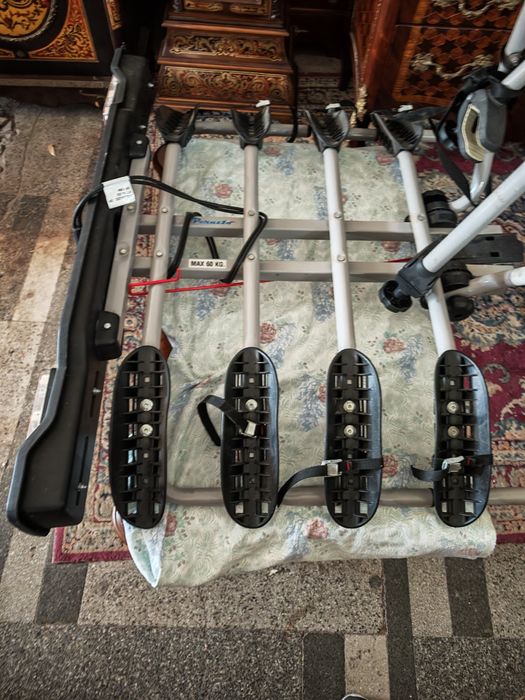 Италиански багажник за 4 велосипеда за теглич с номер и стопове